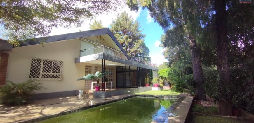 À Vendre : Ravissante Maison avec Piscine sur un Terrain de 1 519 m2 à Andohanimandroseza