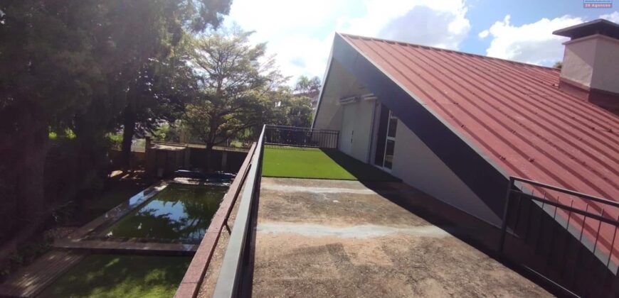 À Vendre : Ravissante villa avec Piscine sur un Terrain de 1 519 m2 à Andohanimandroseza