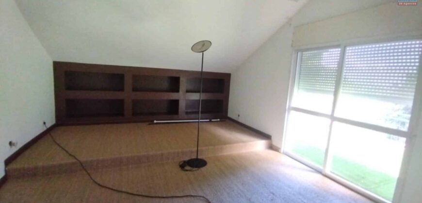 À Vendre : Ravissante villa avec Piscine sur un Terrain de 1 519 m2 à Andohanimandroseza