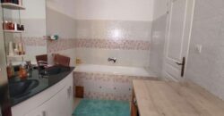 A louer une villa T5 meublée et équipée située dans un quartier en plein essor à Ambatolampy Tsimahafotsy