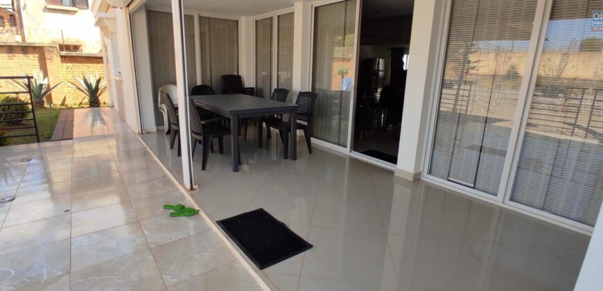 A louer une villa T5 meublée et équipée située dans un quartier en plein essor à Ambatolampy Tsimahafotsy