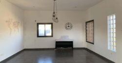 En location villa F8 à Ambatobe : Confort et Proximité du Lycée Français