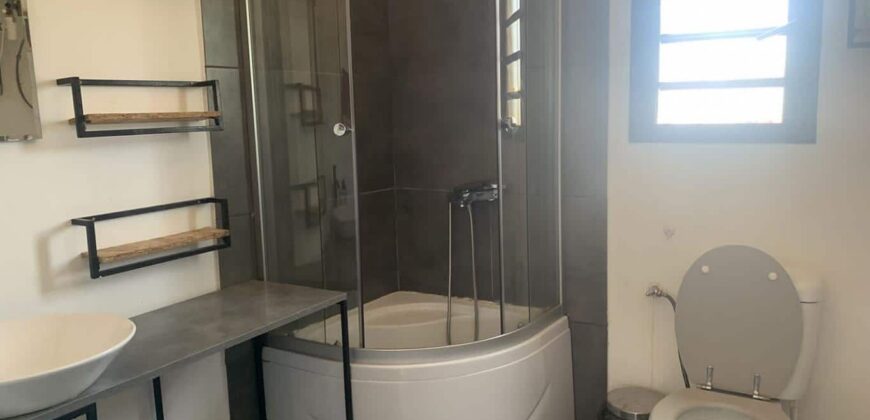En location villa F8 à Ambatobe : Confort et Proximité du Lycée Français