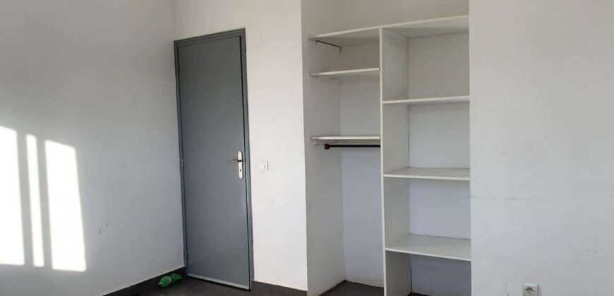 En location villa F8 à Ambatobe : Confort et Proximité du Lycée Français