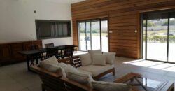A louer villa de standing F4 située dans une résidence sécurisée en bord de lac à Ambohibao