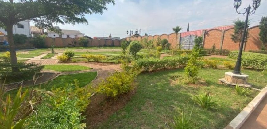Location Villa Meublée F6 avec Grand Jardin à Alasora