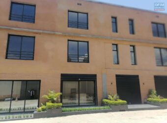 A louer un appartement de standing T5 en duplex situé dans un endroit calme et sécurisé à Ambohibao