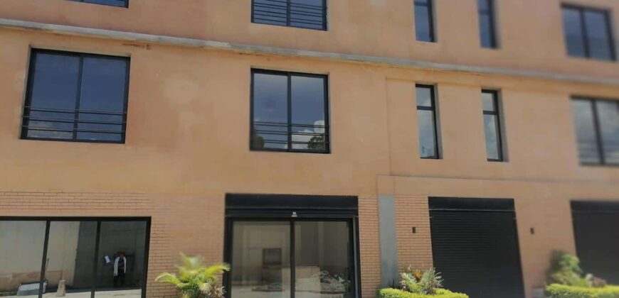 A louer un appartement de standing T5 en duplex situé dans un endroit calme et sécurisé à Ambohibao
