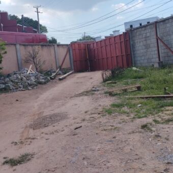 Vente terrain clôturé avec entrepôt à Ambolokandrina