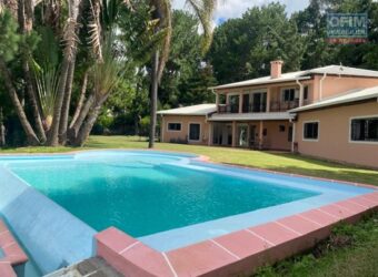 Location villa F7 avec piscine à Ambatobe