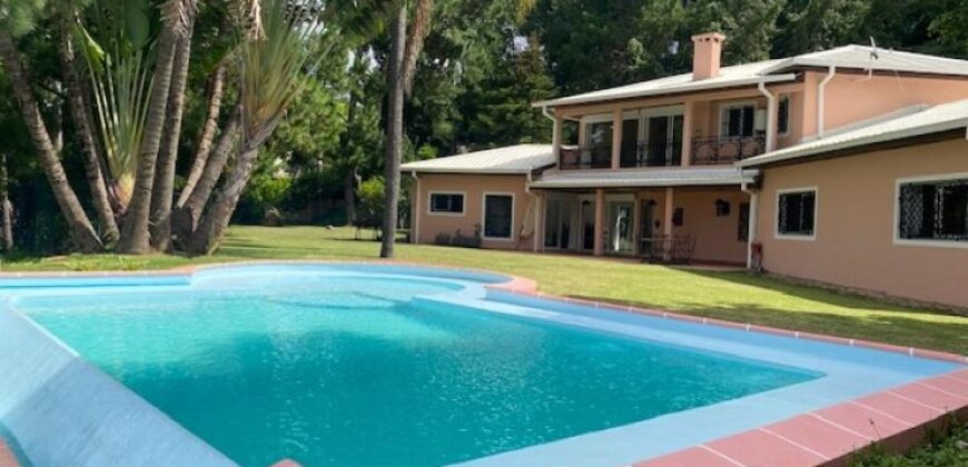 Location villa F7 avec piscine à Ambatobe