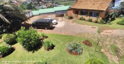 Grande propriété de 1386M2 avec une villa R+1 de F7, maison F3, Talatamaty