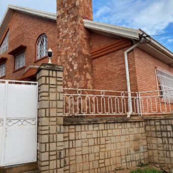 A louer Villa F8 avec Vue sur le Rova à Ambohimiandra