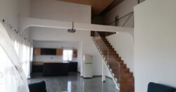 Villa à étage semi-meublée F8, Ambohidratrimo