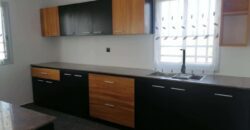 Villa à étage semi-meublée F8, Ambohidratrimo