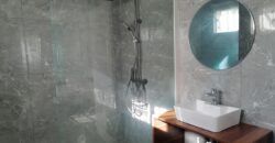 Villa à étage semi-meublée F8, Ambohidratrimo