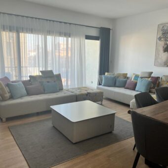 Charmant Appartement T3 Meublé à Louer à Ankornondrano