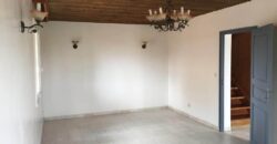 En vente une villa F4 à étage implantée dans une résidence sécurisée à Tanjombato