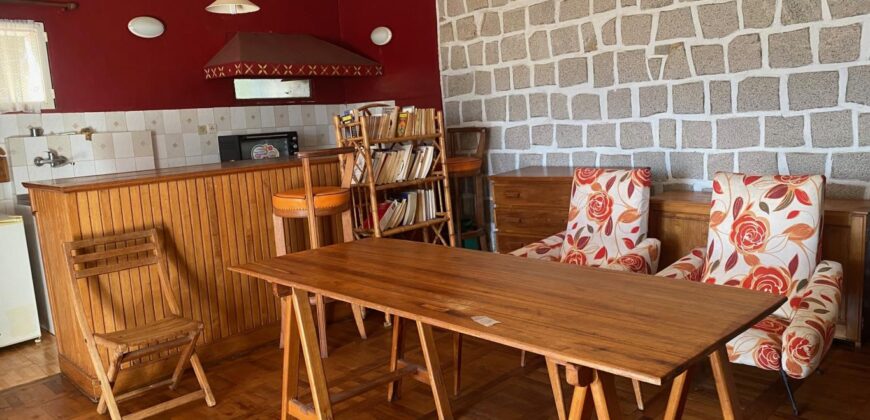 Offre de Location : villa F5 semi-meublée avec vue montagne et appartement indépendant à Ambolokandrina