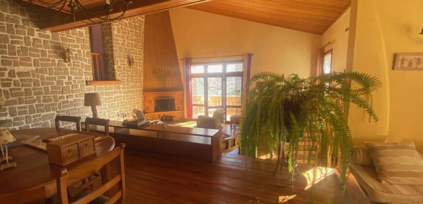 Offre de Location : villa F5 semi-meublée avec vue montagne et appartement indépendant à Ambolokandrina
