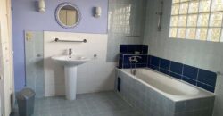 Offre de Location : villa F5 semi-meublée avec vue montagne et appartement indépendant à Ambolokandrina