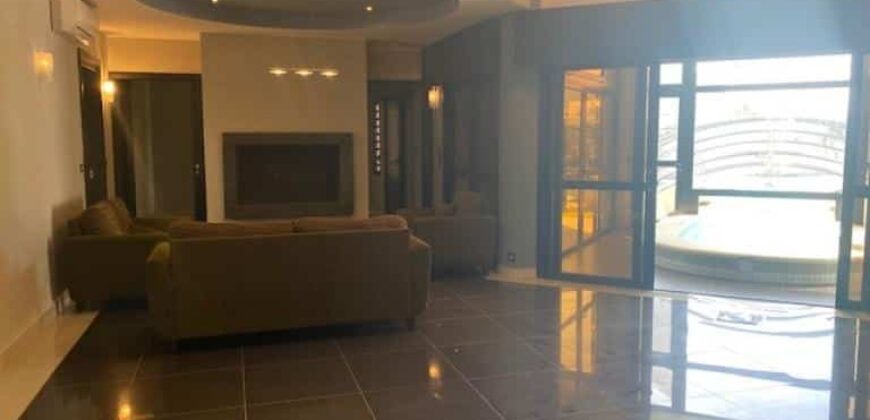 À Louer une superbe villa F5 avec piscine à Ivandry, quartier Résidentiel