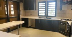 À Louer une superbe villa F5 avec piscine à Ivandry, quartier Résidentiel