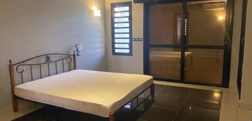 À Louer une superbe villa F5 avec piscine à Ivandry, quartier Résidentiel