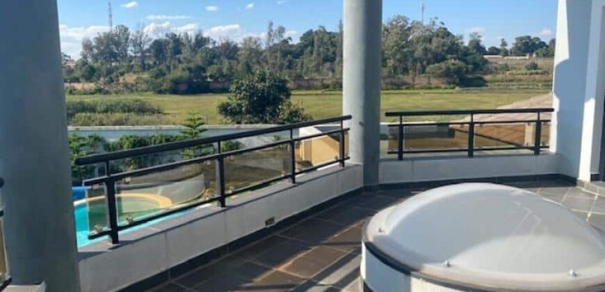 À Louer une superbe villa F5 avec piscine à Ivandry, quartier Résidentiel
