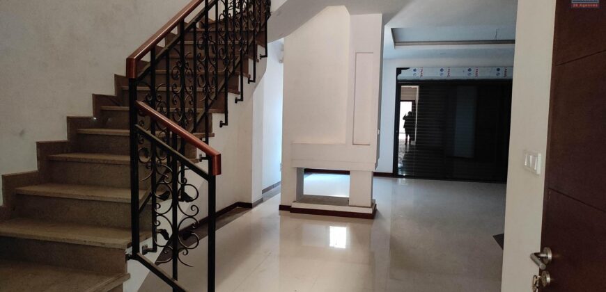 À vendre : superbes villas F7 mitoyennes dans un quartier calme à Mahatony Soavimasoandro