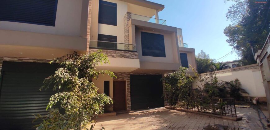 À vendre : superbes villas F7 mitoyennes dans un quartier calme à Mahatony Soavimasoandro