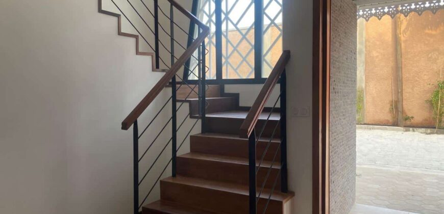 En location des villas neuves F5 situées au sein d’une résidence sécurisée à Anosizato