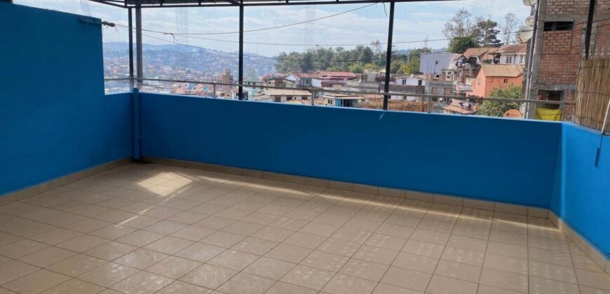 Charmante villa F5 sur 3 niveaux à louer proche de l’université à Ankatso