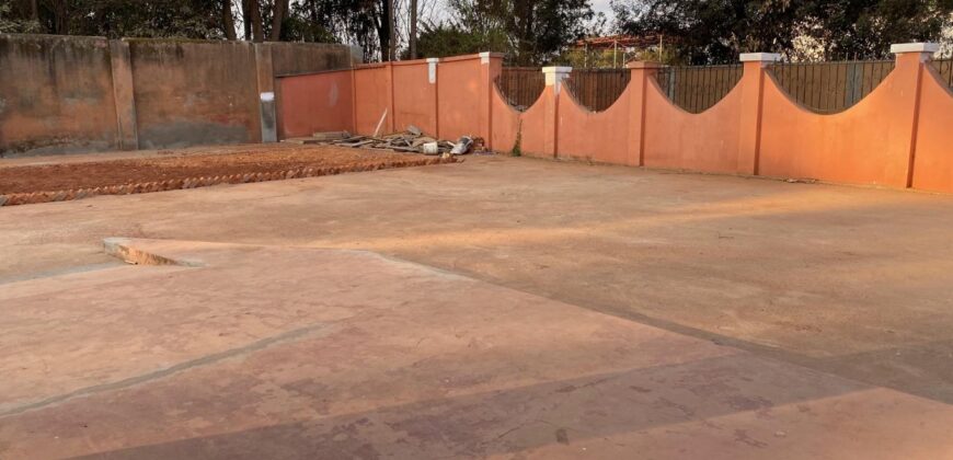 En location villa T4 avec grande cour située à Mandrosoa Ivato