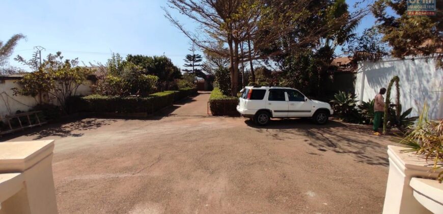 À vendre : villa à étage de 388 m² sur terrain de 1200 m² à Anosiala, proche de la RN4