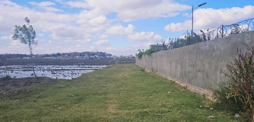 À louer terrain de 616 m² idéalement situé à Ankazomanga