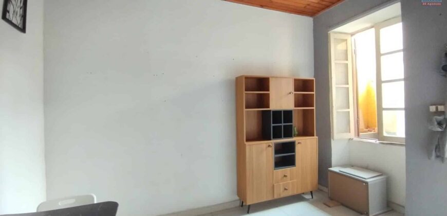 A vendre une villa traditionnelle F9 rénovée sur 205 m² de Terrain à Amparibe