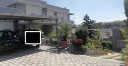 A louer une villa F5 meublée avec piscine située dans une résidence sécurisée à Ivato