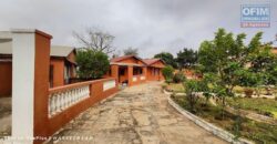 A vendre propriété polyvalente de 1 302 m² située à Talatamaty