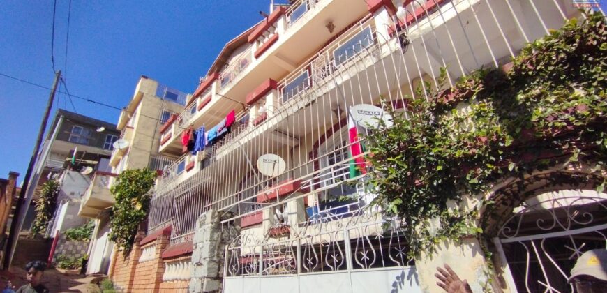 Villa R+3 avec appartements indépendants à vendre à Ambaranjana