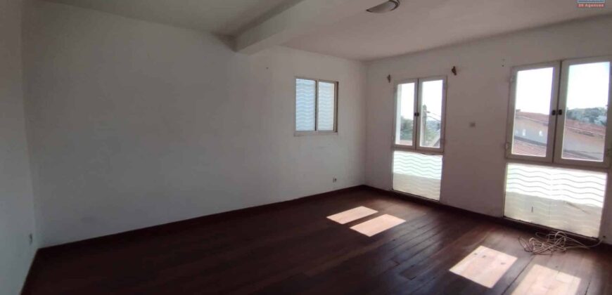 Villa R+3 avec appartements indépendants à vendre à Ambaranjana