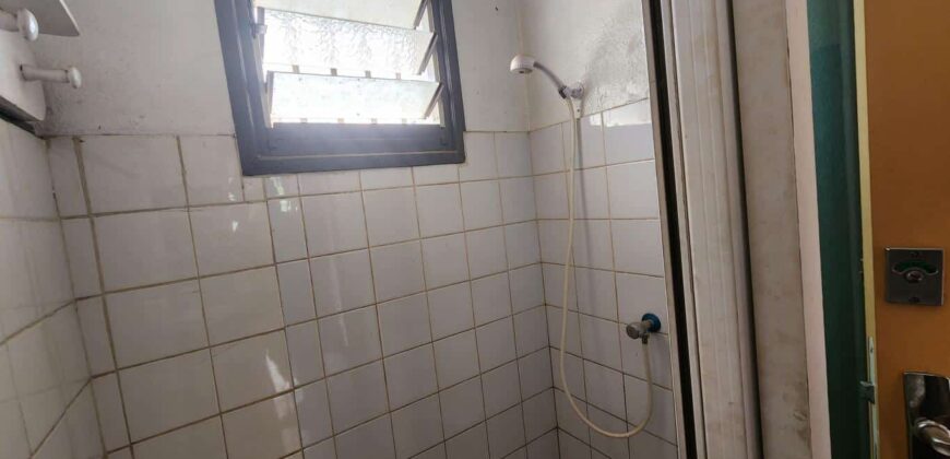 Villa F3 à louer dans une résidence sécurisée à Mandrimena, accès facile et commodités à proximité.