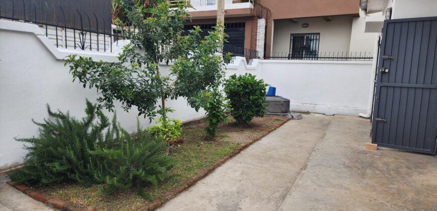 Villa F3 à louer dans une résidence sécurisée à Mandrimena, accès facile et commodités à proximité.