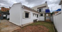 Villa F3 à louer dans une résidence sécurisée à Mandrimena, accès facile et commodités à proximité.