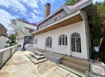 A louer une villa T3 située dans un quartier calme en bord de route d’Ampasanimalo