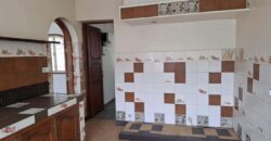 A louer une villa T3 située dans un quartier calme en bord de route d’Ampasanimalo