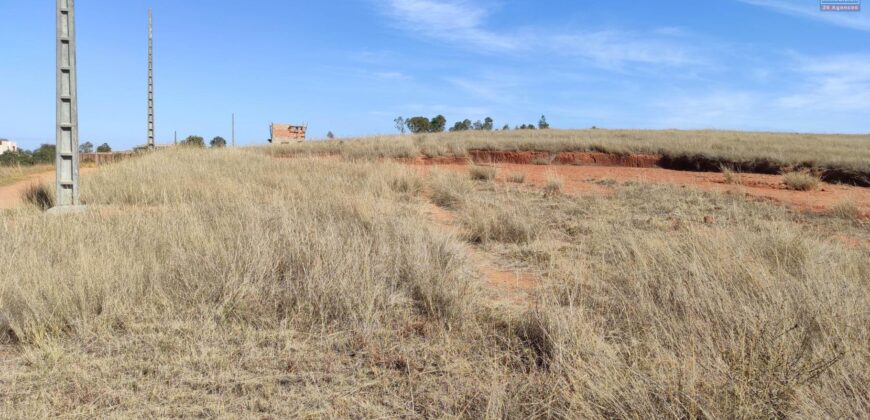 A vendre un vaste terrain de 3769m2 situé dans un quartier en plein expansion à Antsahamarofoza Ilafy