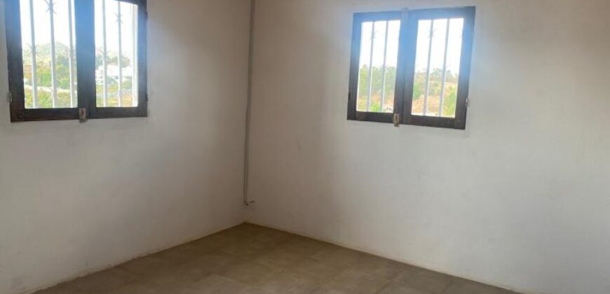 A vendre une villa de type F7 située dans un quartier calme de la campagne à Ambohimanga Rova