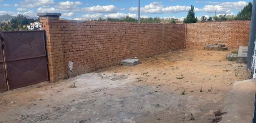 A vendre une villa de type F7 située dans un quartier calme de la campagne à Ambohimanga Rova