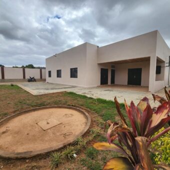 A louer villa neuve et moderne de type 5 située dans le quartier calme et résidentiel d’Angodongodona, Iavoloha